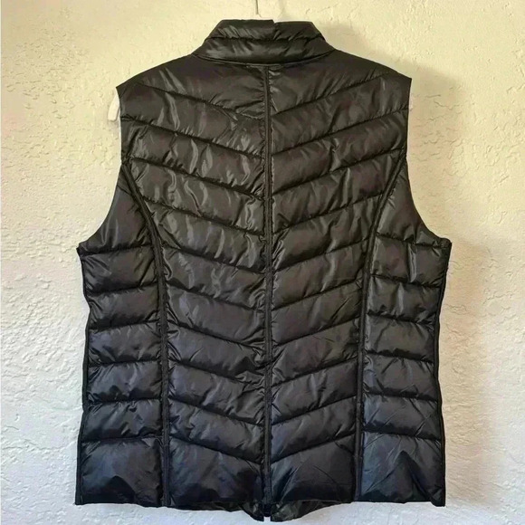 INC International Concepts high collar reversible women’s quilted puffer vest - Picture 5 of 10